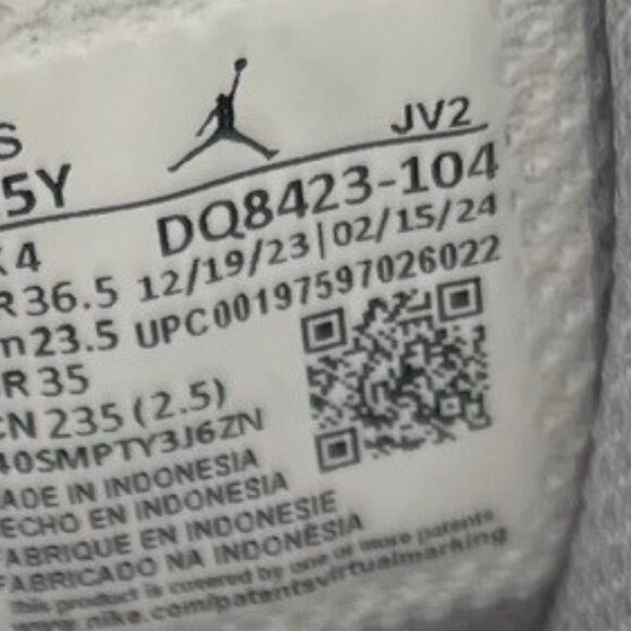 AIR JORDAN 1WOLF GREY MID TOP SNEAKERS  DQ8423-104 SIZE 4.5 YOUTH - Picture 6 of 7